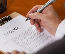 do professionals need resume writing services